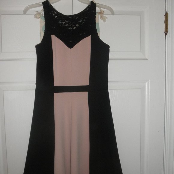 EN FOCUS STUDIO SIZE 10 - Picture 1 of 4